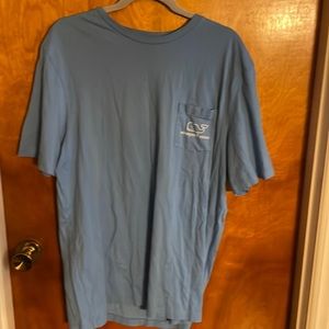 Gently used short sleeve Vineyard Vines tshirt.